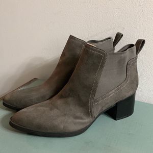 LifeStride Dakota Block Heel Bootie. Gray ankle boots size 8